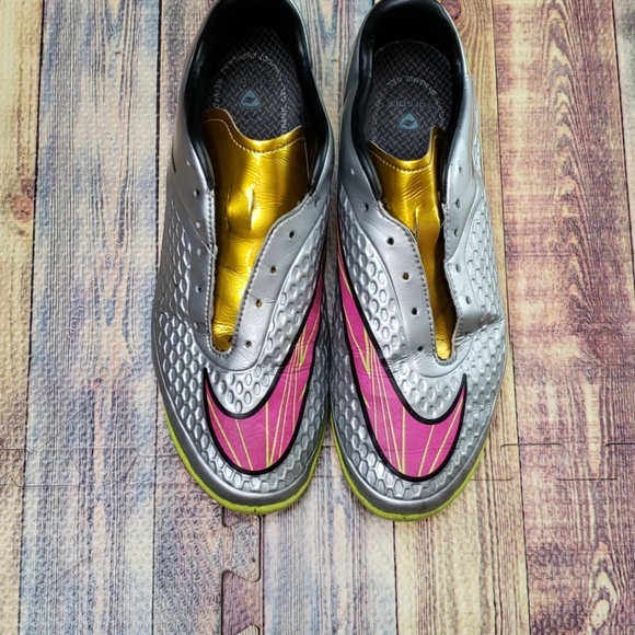 indoor soccer shoes size 9